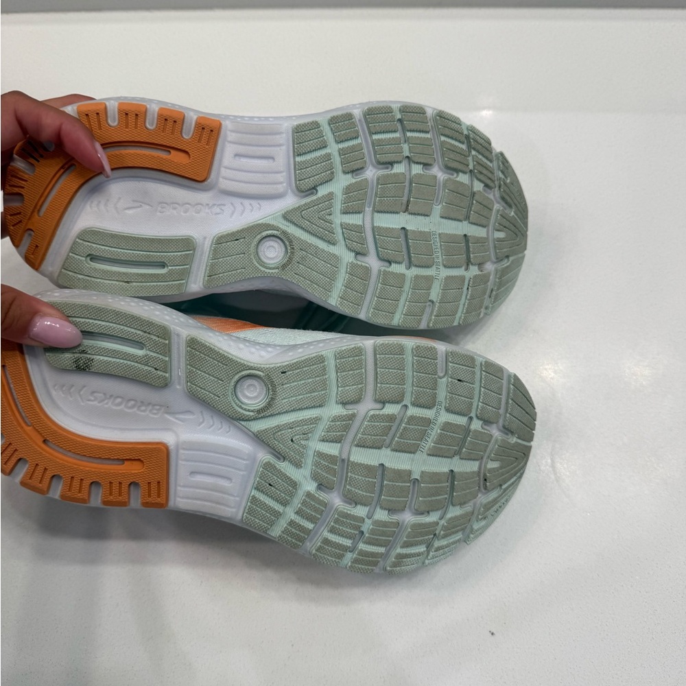 Brooks Women's Ghost 16 Running Shoes - Picture 7 of 8